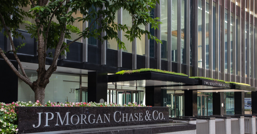 El CEO de JPMorgan llama a Bitcoin un 'esquema Ponzi' a pesar de la participación de JPMorgan en los ETF de Bitcoin