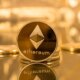 Ethereum corrige más del 10% y el mercado desinfla las opciones de su ETF