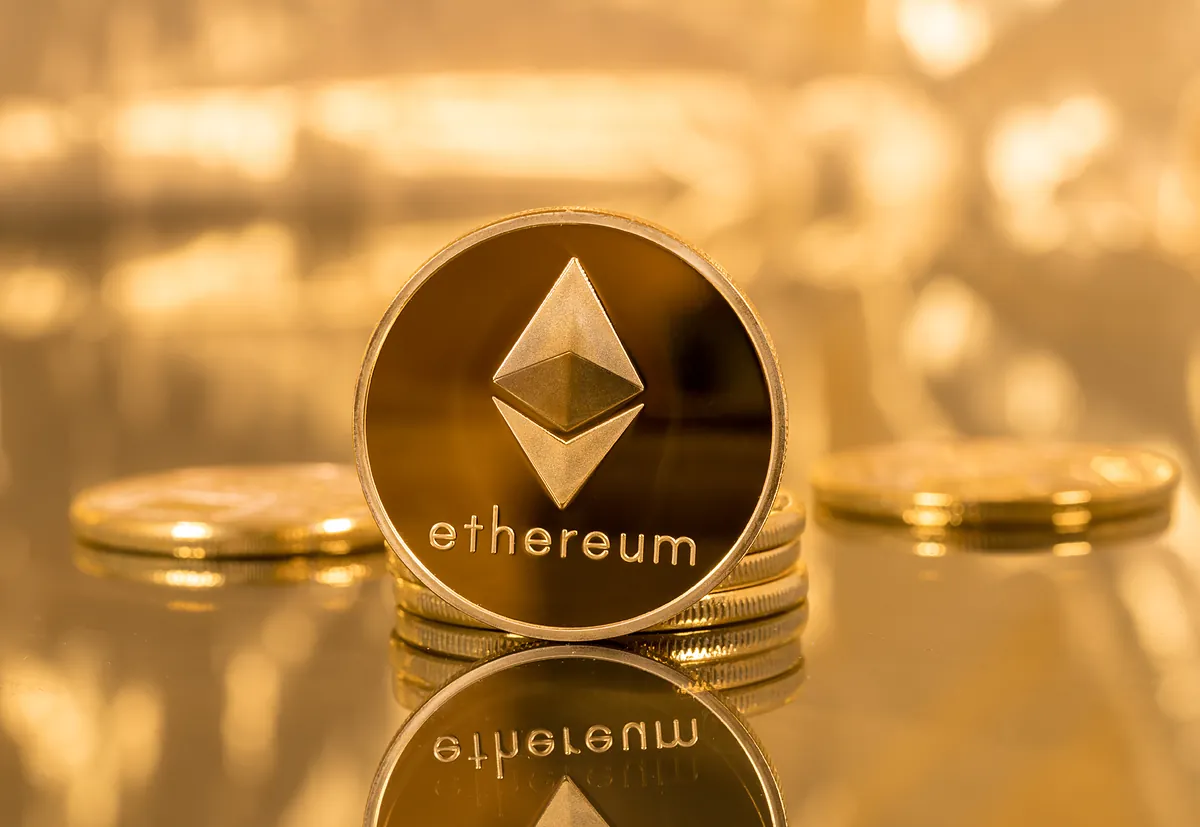 Ethereum corrige más del 10% y el mercado desinfla las opciones de su ETF