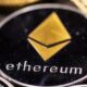 Ethereum cae en el mercado y analistas esperan que la tendencia bajista continúe