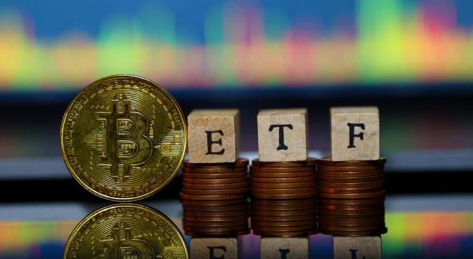 ETF de Bitcoin aumentan entradas, mientras que los de Ethereum ven salidas