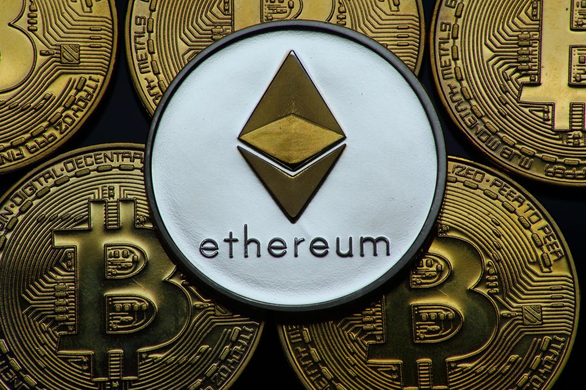 ETFs de Ethereum proyectan captar un tercio de los ingresos de los ETFs de Bitcoin