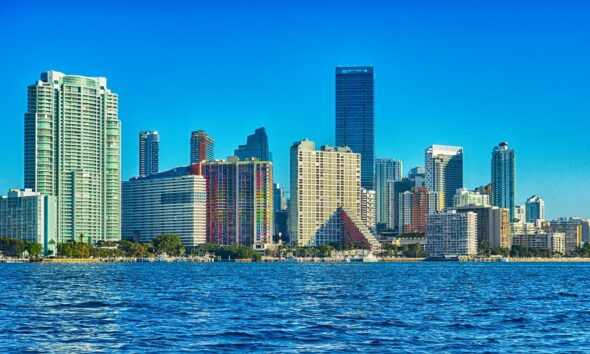 Florida tiene $800 millones en criptomonedas, dice el director financiero estatal