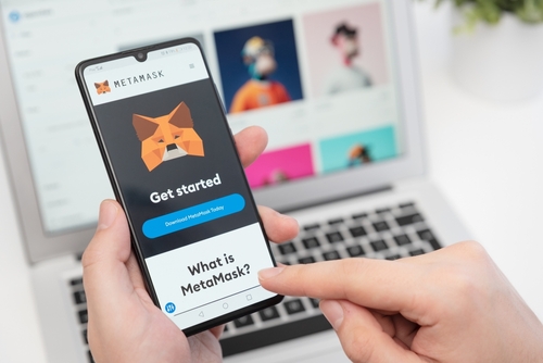 MetaMask users can now stake EOS after EOS Network integration